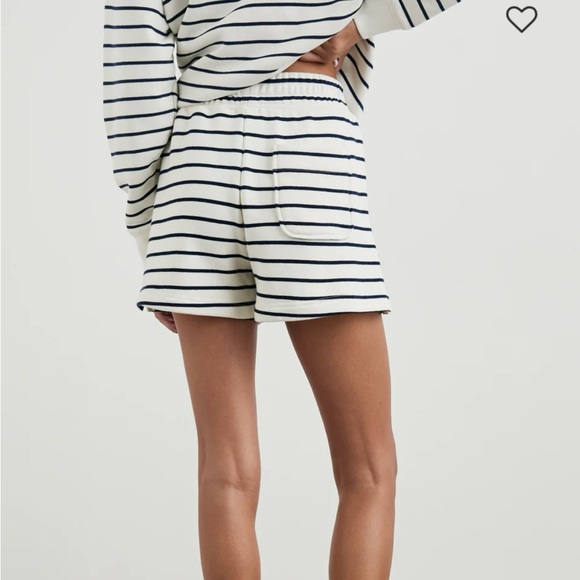 Rails Joan Sweatshirt and Jane shorts - Picture 3 of 8